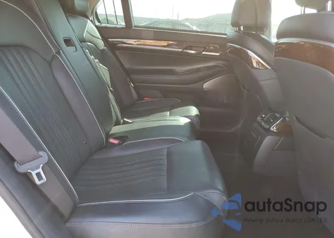 2018 Genesis G90 Premium z USA, uszkodzony, nr VIN KMHG34JA6JU039685